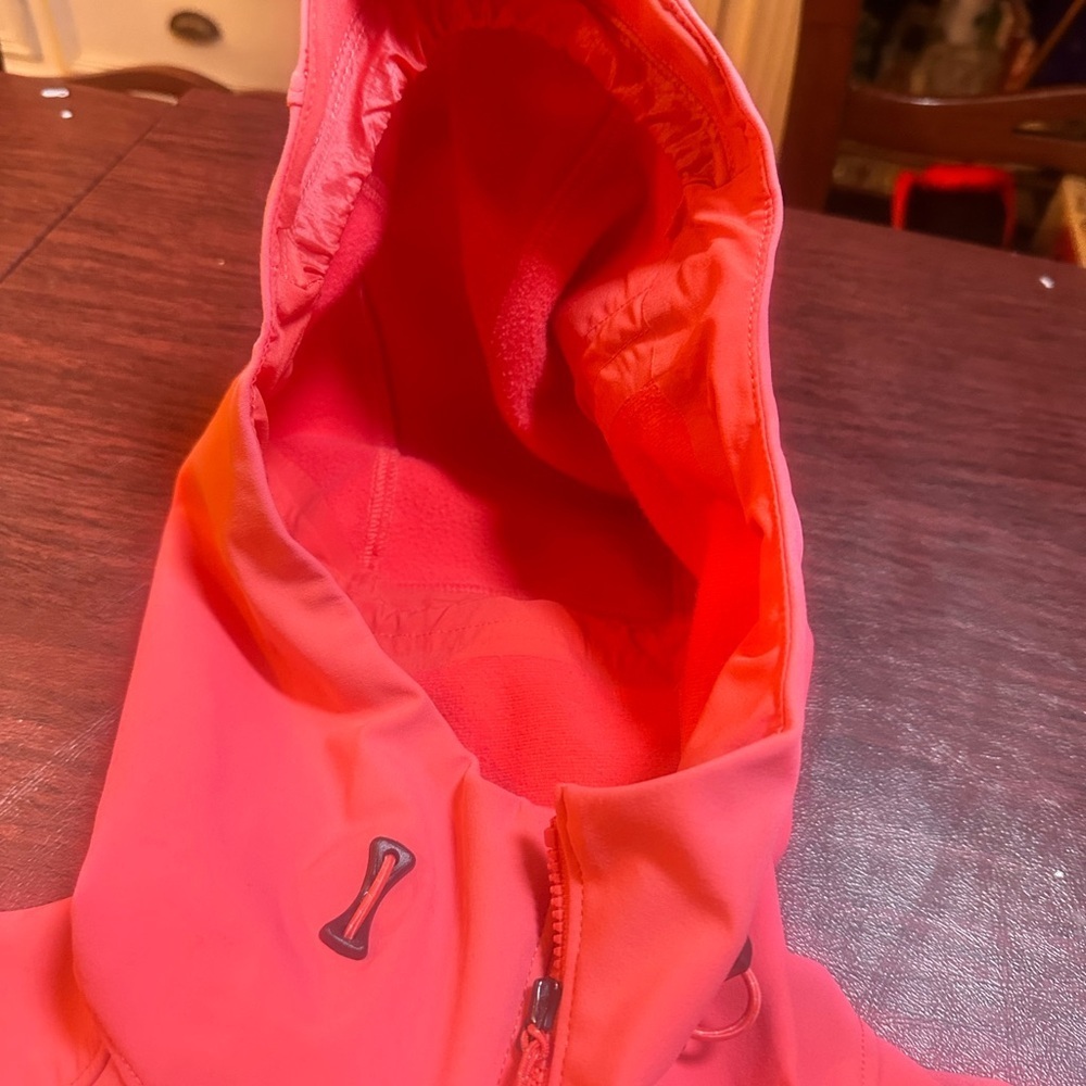 The North Face Women’s Jet Hooded Softshell Jacket - Women's Coral/Pink - Picture 5 of 8